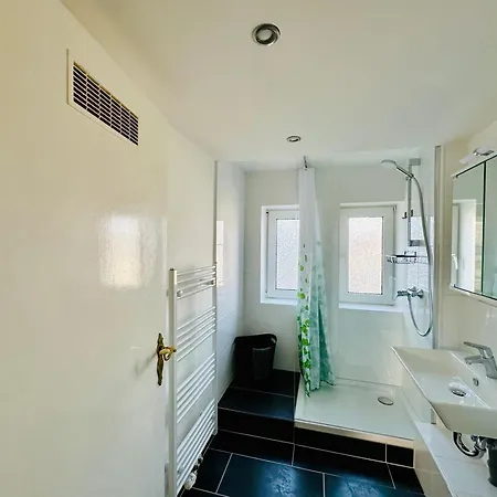 Urban Green Monteur Appartement Hagen شقة *